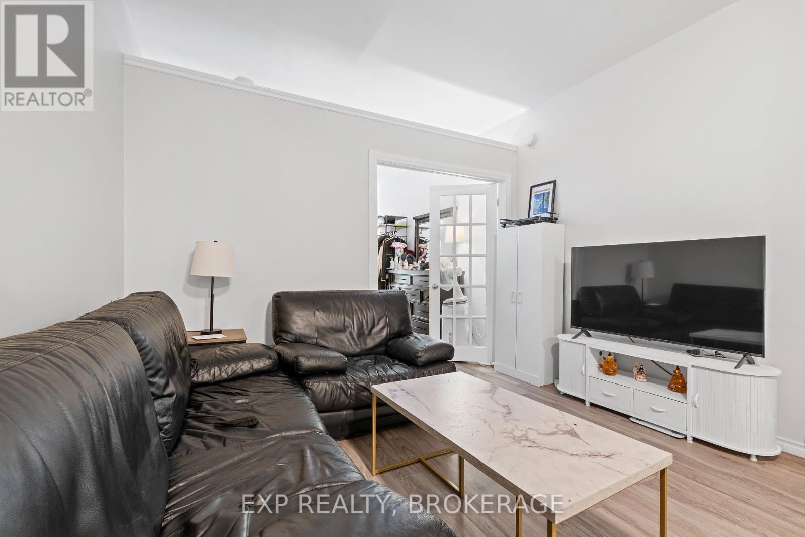 148-150 King Street W Property Photo 20