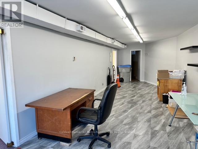 36 Newgate Street Property Photo 5