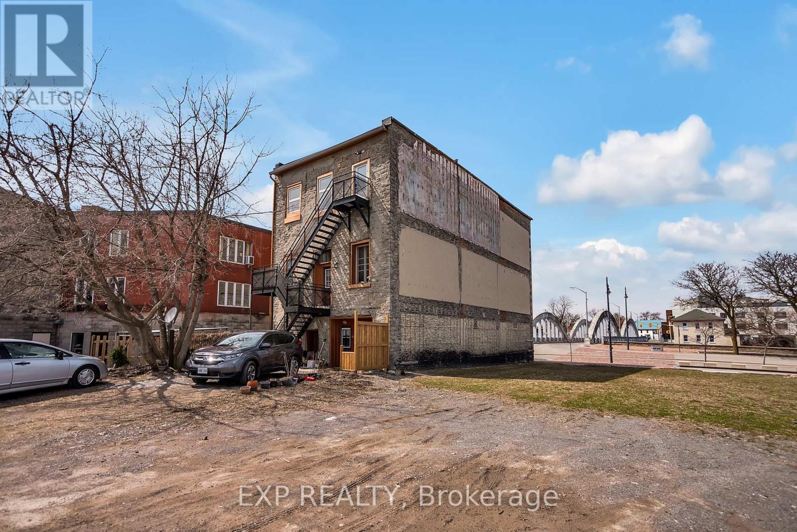 395 Front Street Property Photo 16