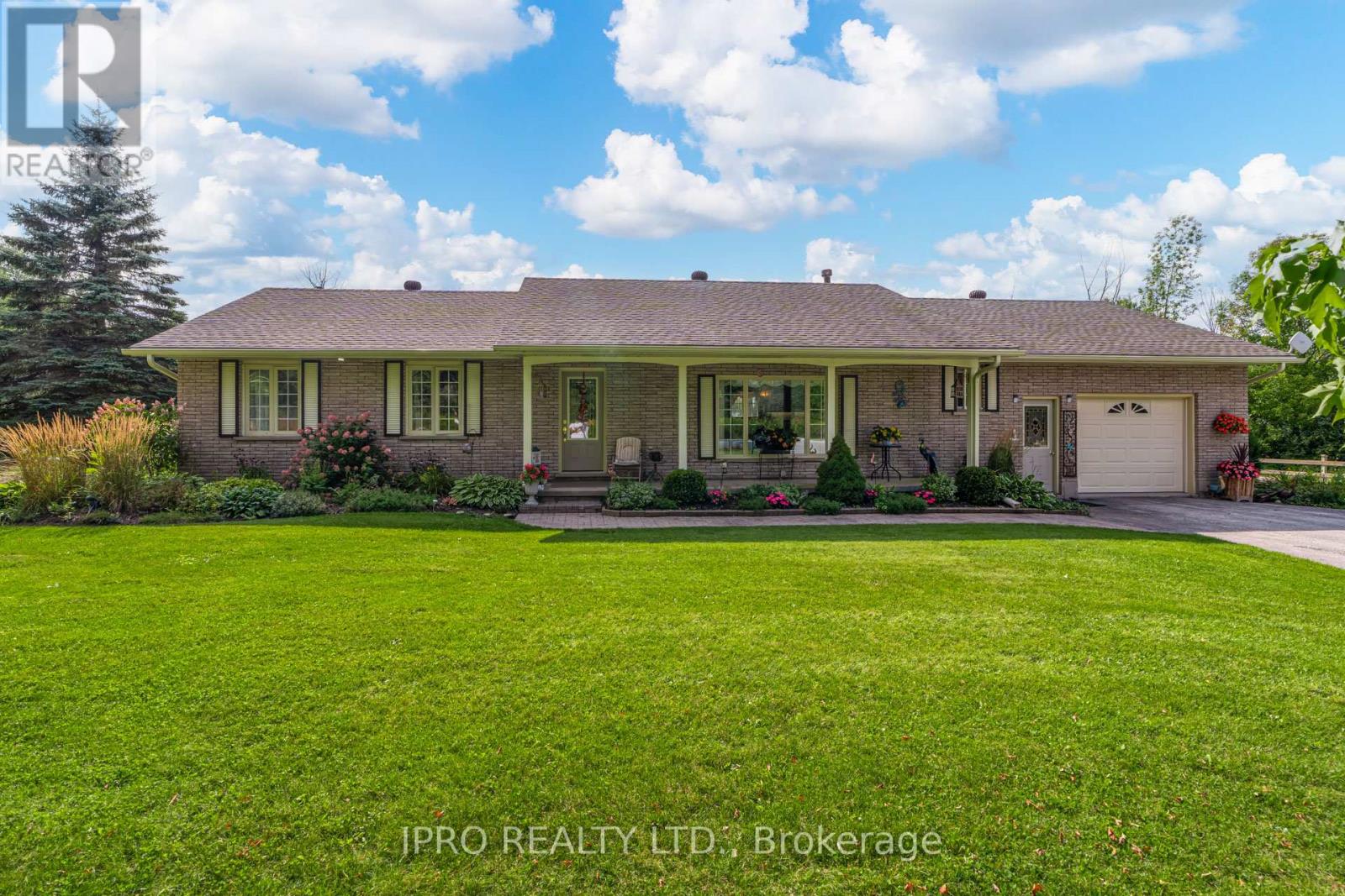 333424 Concession 1 Rr4 Property Photo 1