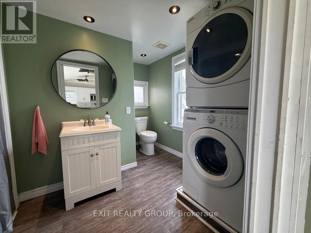156 Henry Street Property Photo 11