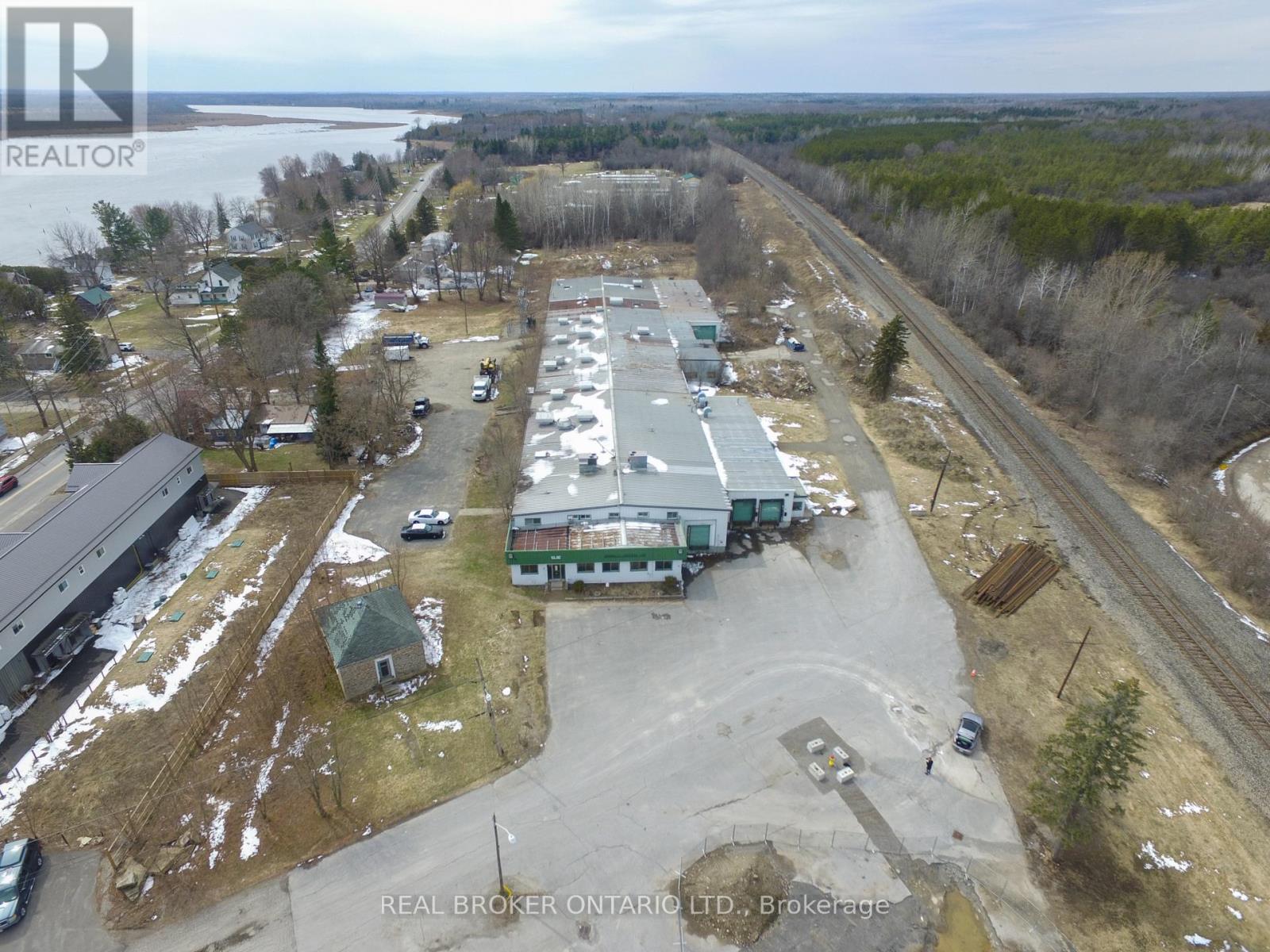 124 Grenville Way Property Photo 3