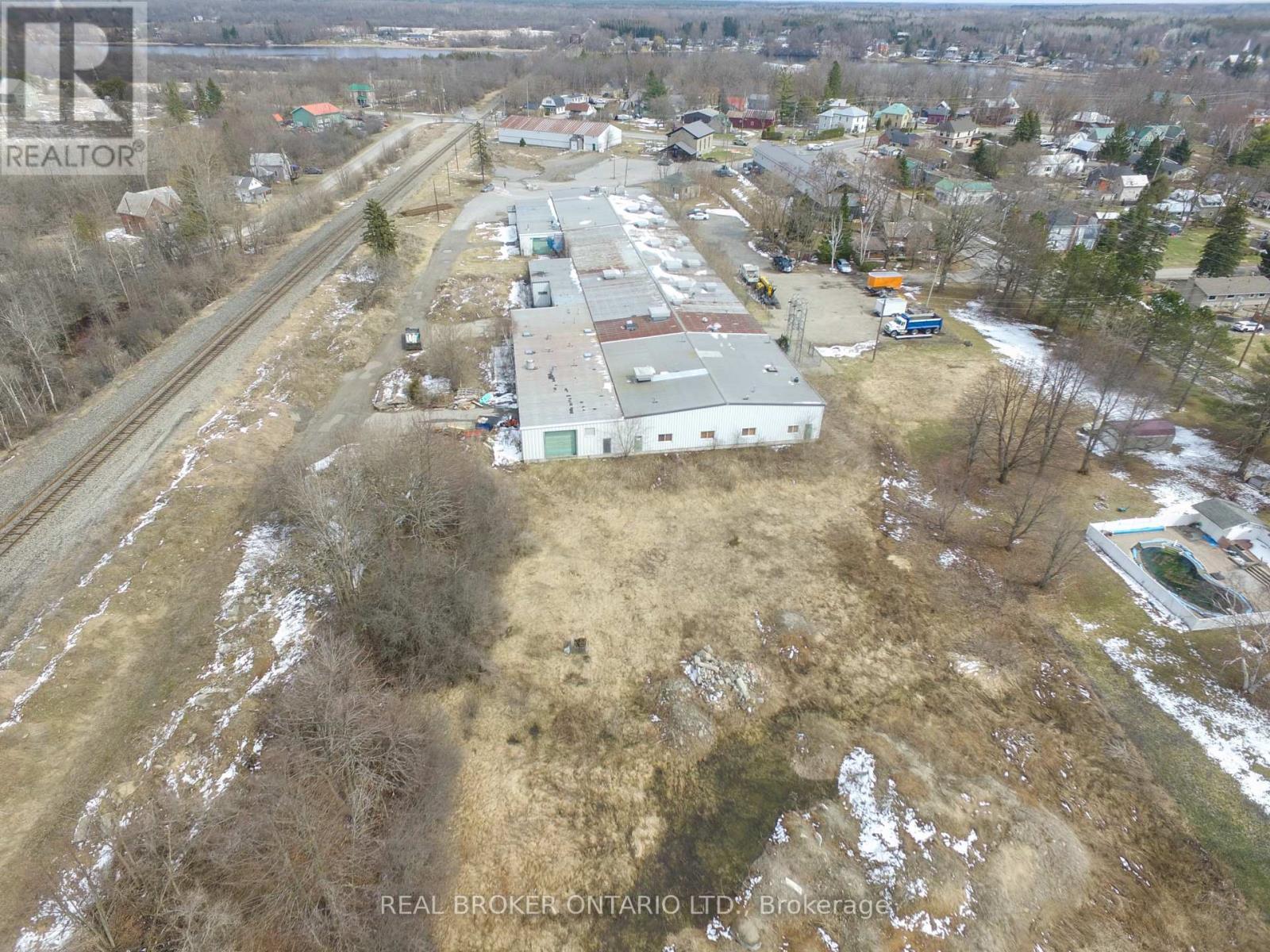 124 Grenville Way Property Photo 4