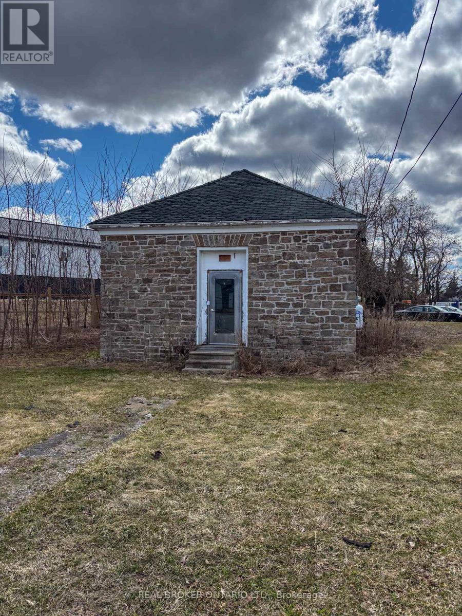 124 Grenville Way Property Photo 30