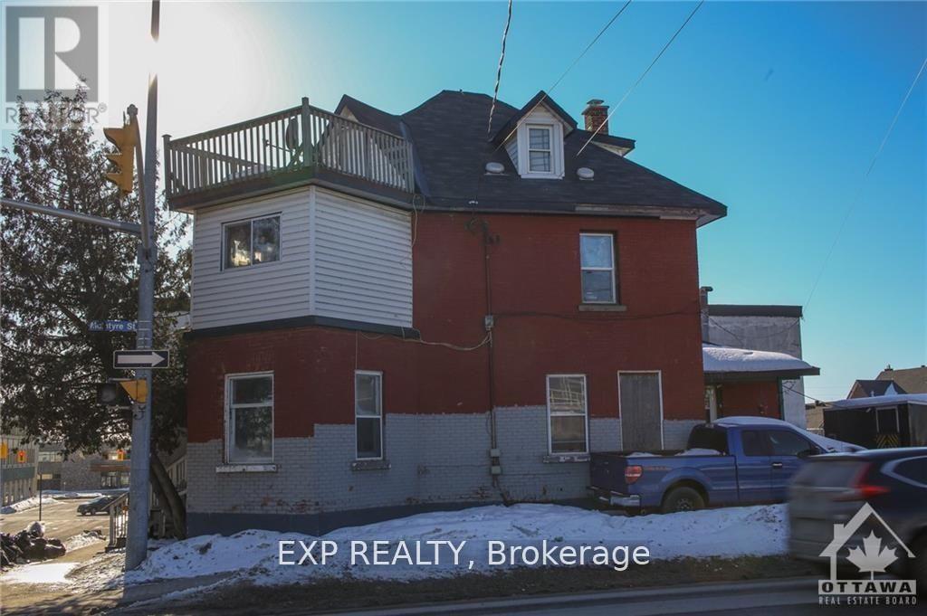 380 Fisher Street Property Photo 3