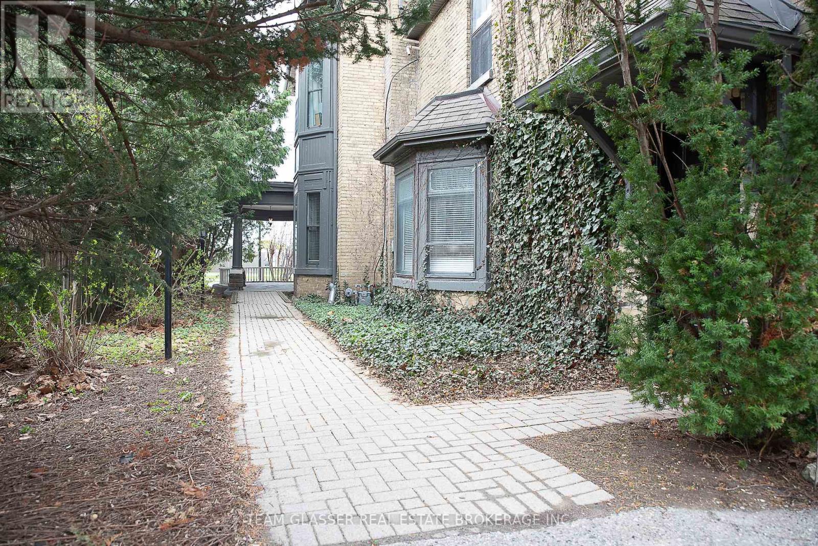474 King Street Property Photo 3