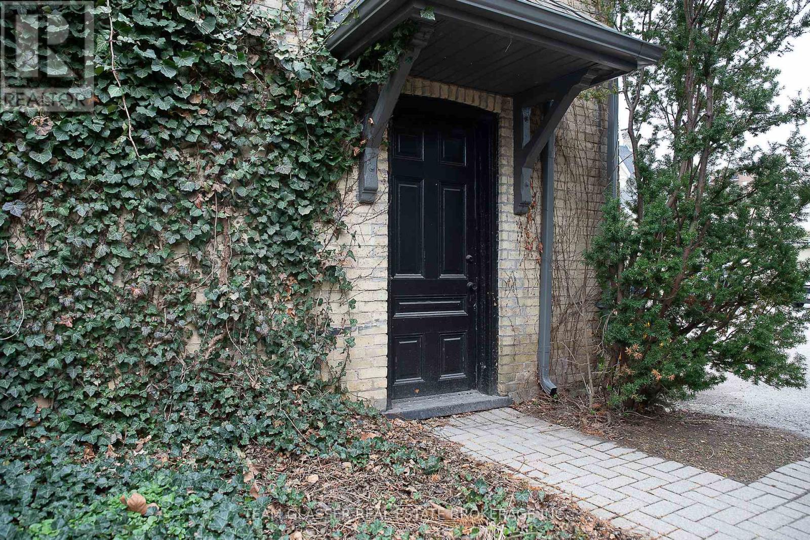474 King Street Property Photo 6