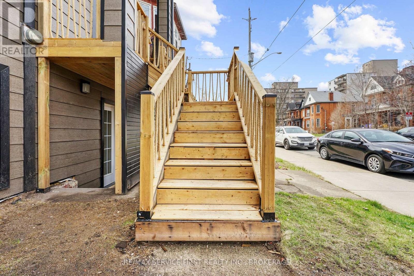 111 Wellington Street S Property Photo 4