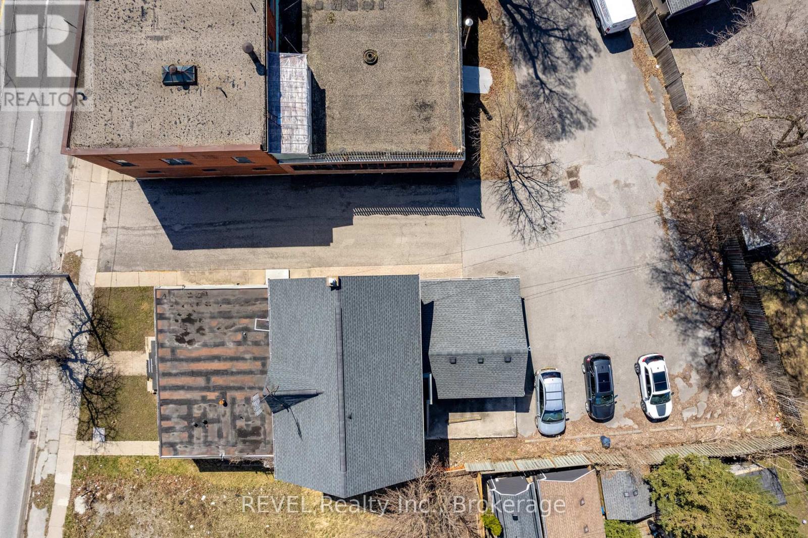 131 Niagara Street Property Photo 12