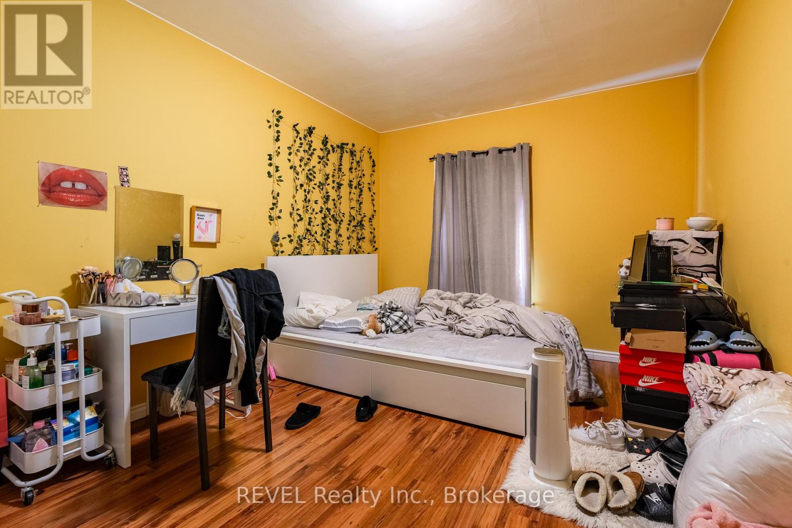131 Niagara Street Property Photo 16