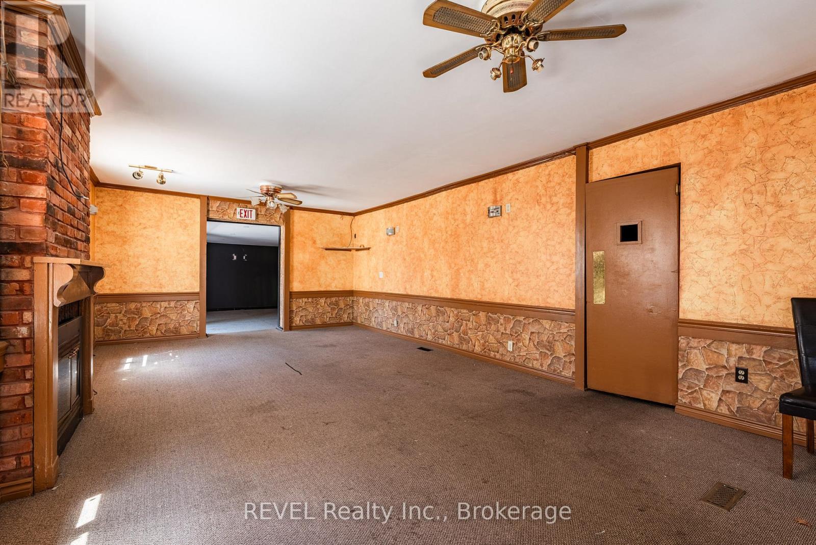 131 Niagara Street Property Photo 27