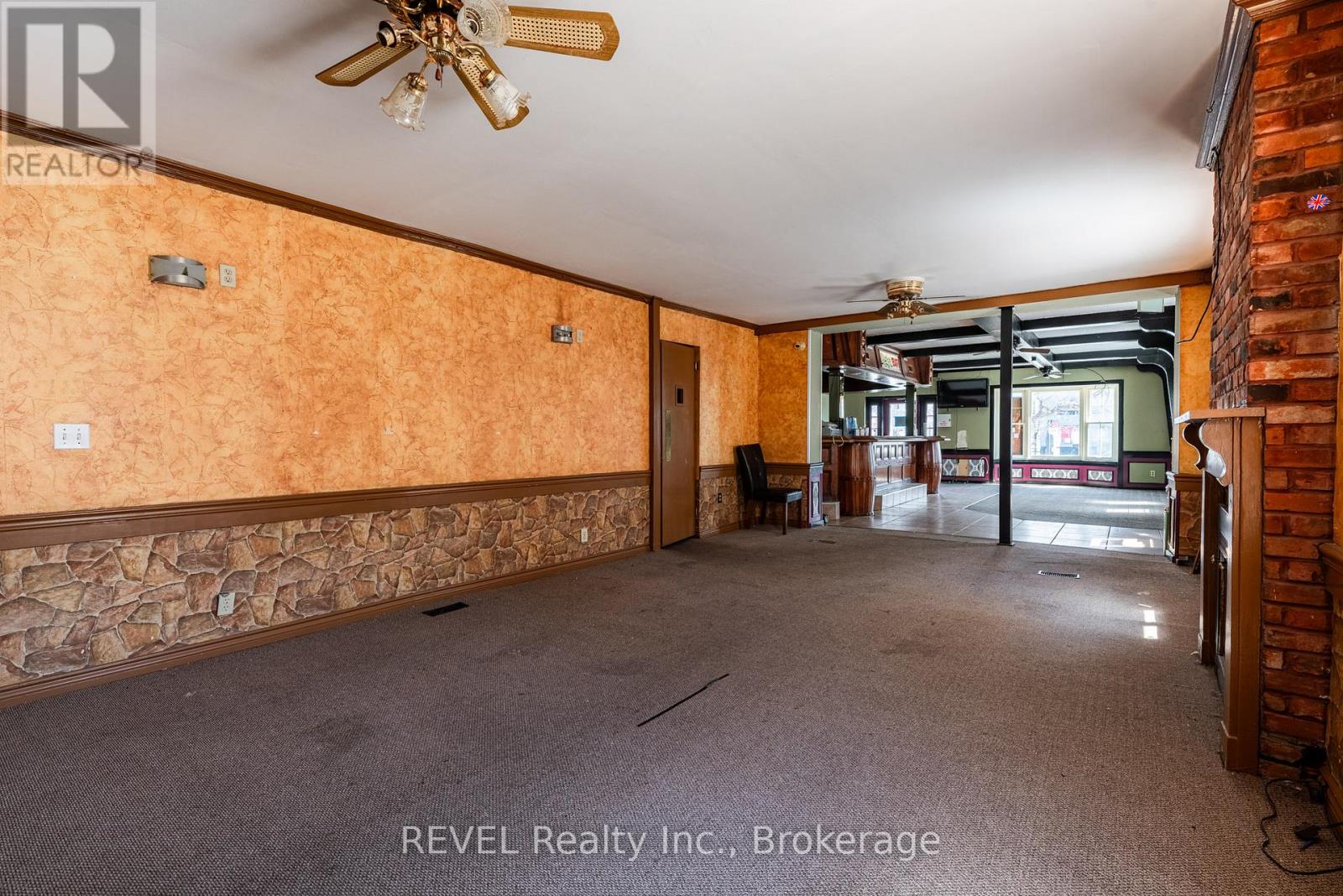 131 Niagara Street Property Photo 29