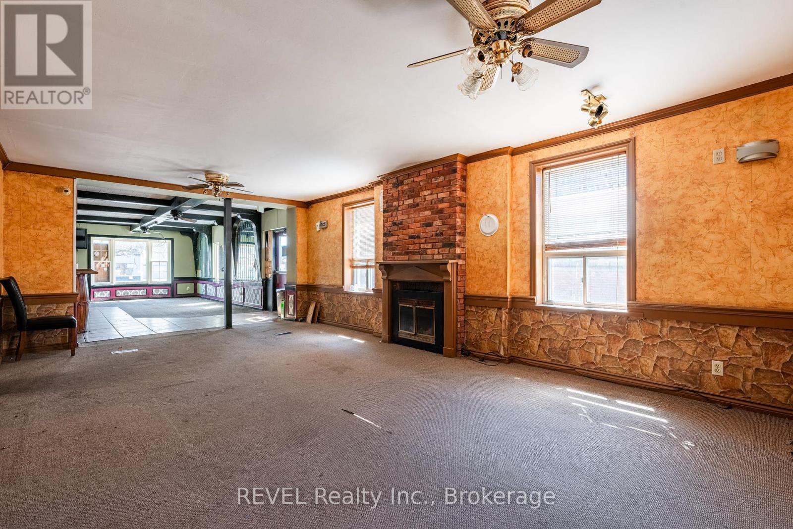 131 Niagara Street Property Photo 30