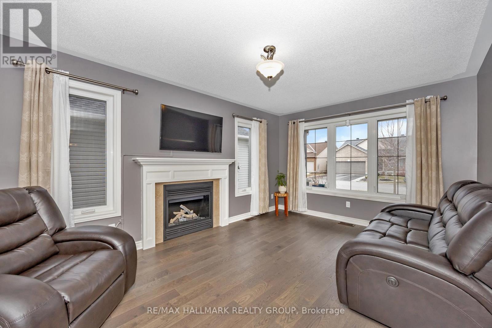 611 Laroque Street Property Photo 8