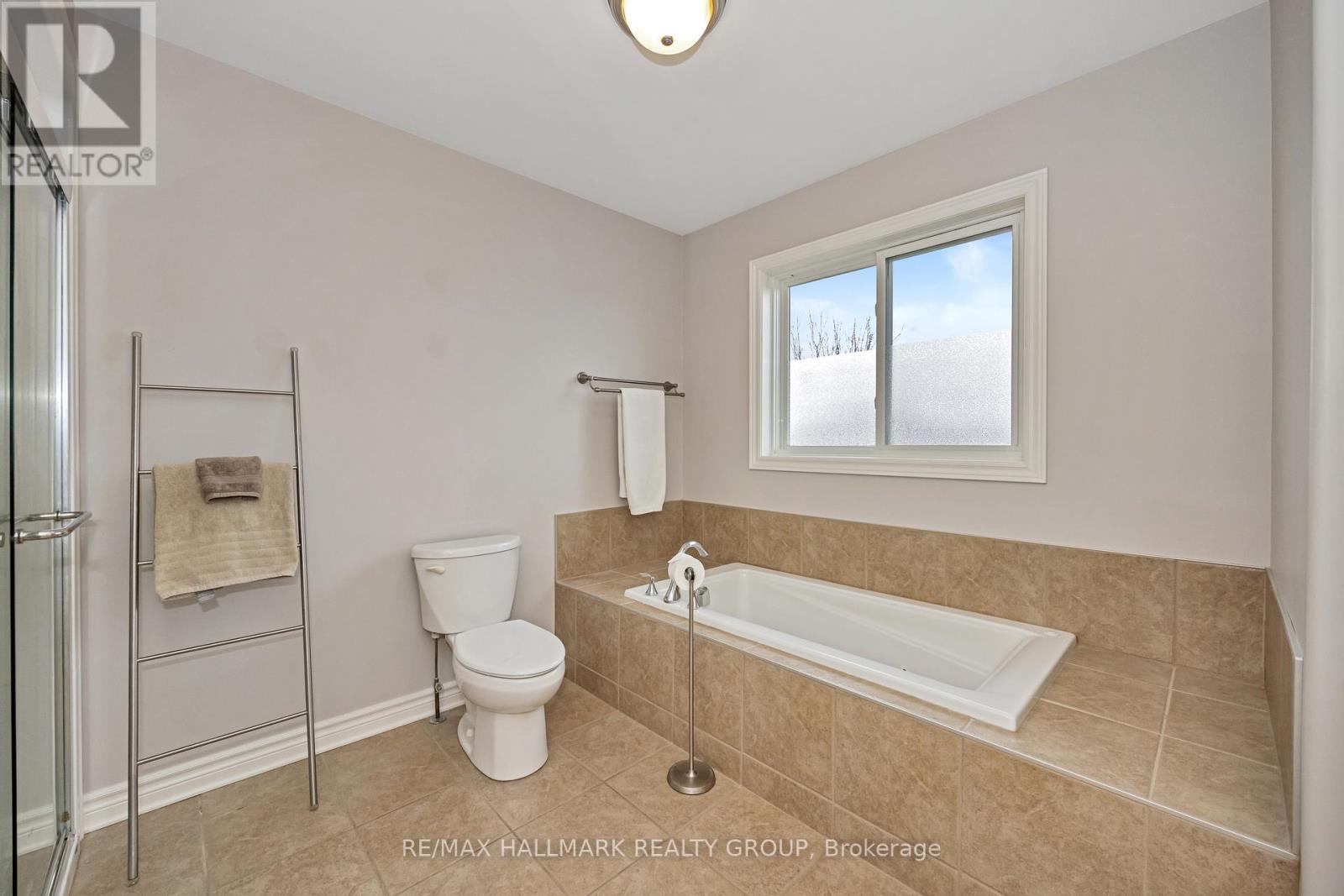 611 Laroque Street Property Photo 25