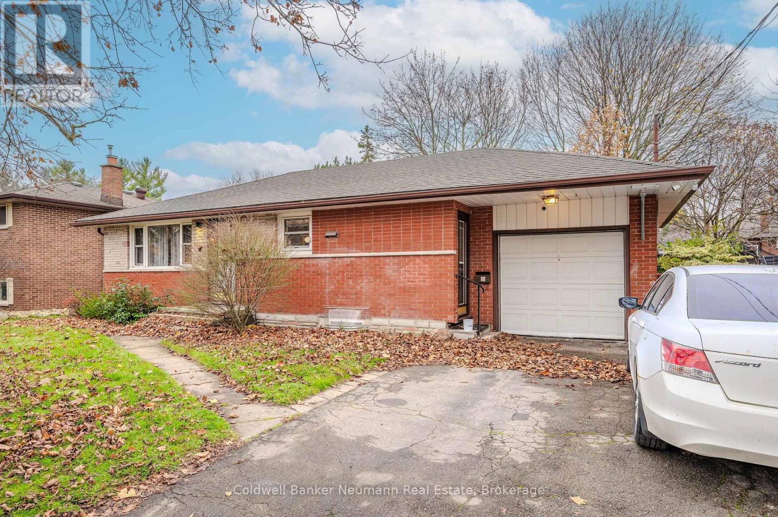 100 Guelph Street Property Photo 2