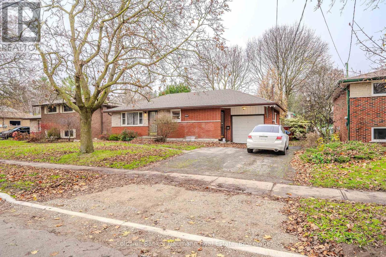 100 Guelph Street Property Photo 3