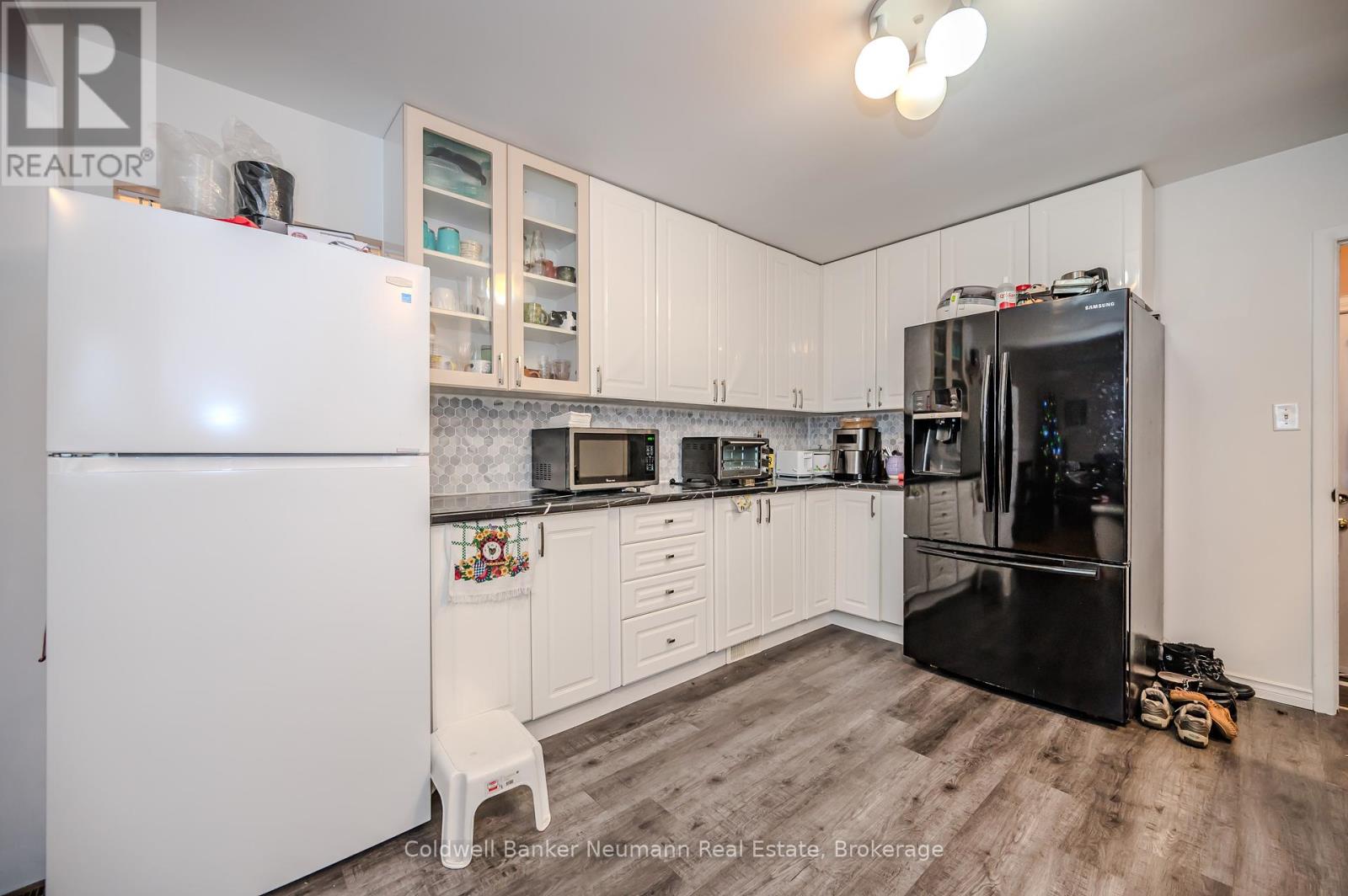 100 Guelph Street Property Photo 14