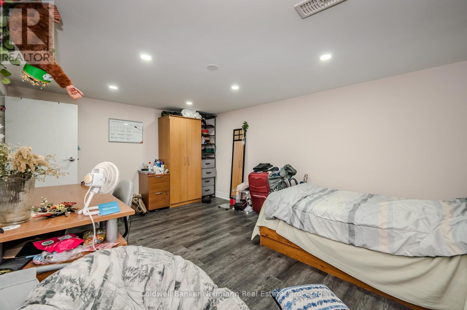 100 Guelph Street Property Photo 23
