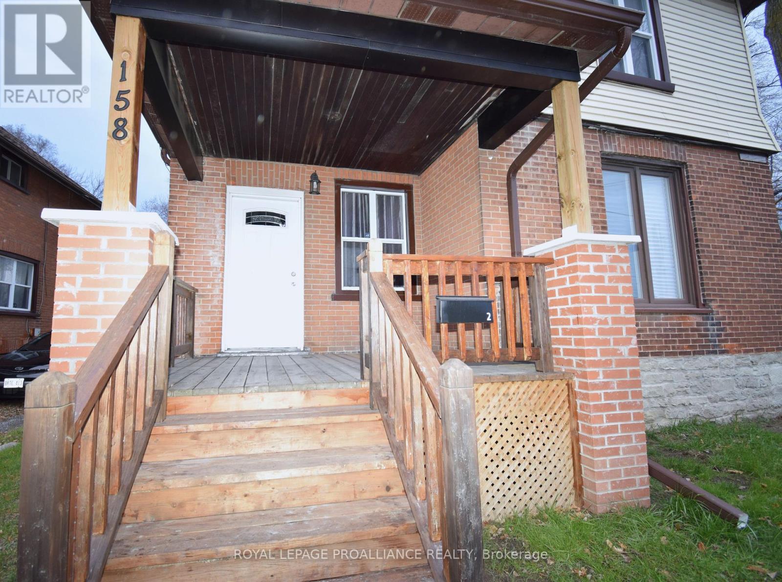 158 Dundas Street E Property Photo 4