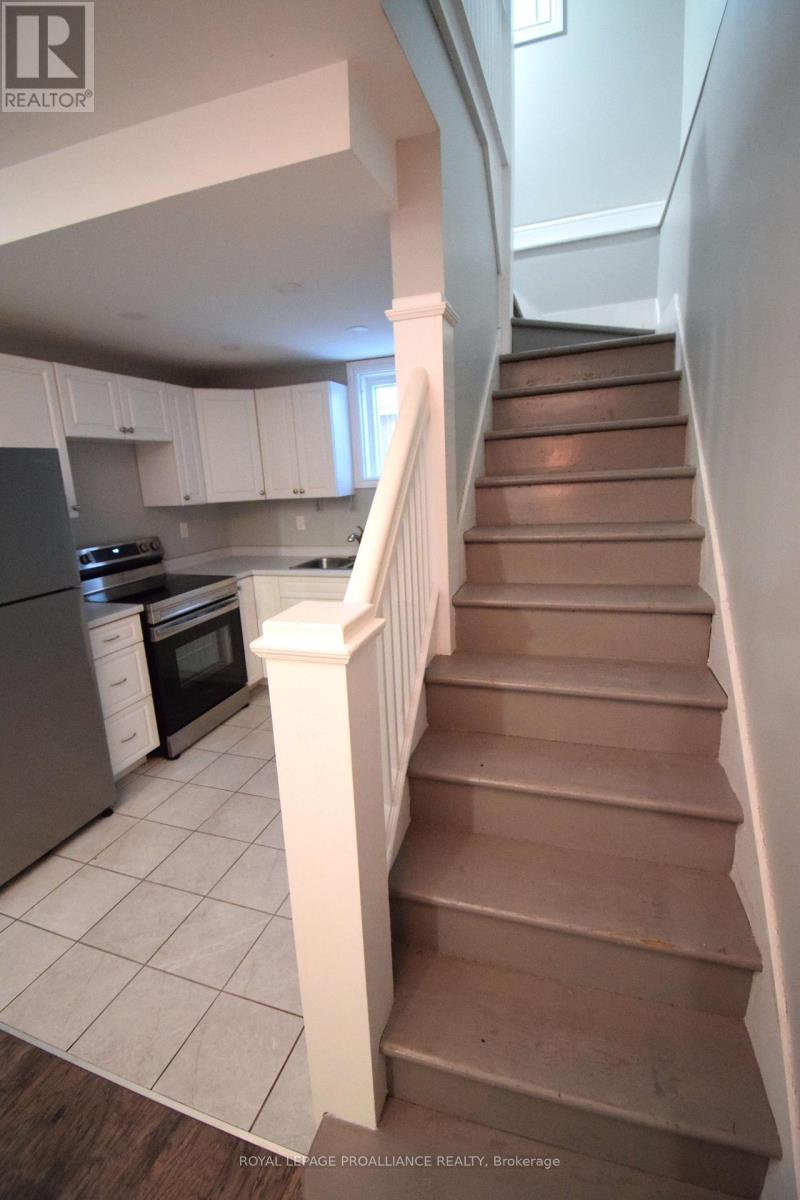 158 Dundas Street E Property Photo 7