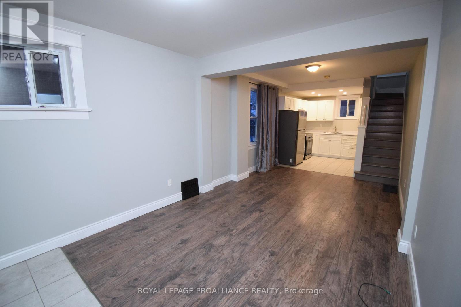 158 Dundas Street E Property Photo 12
