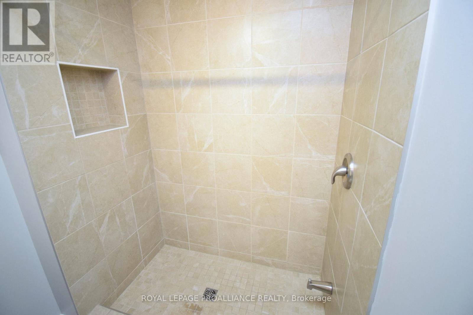 158 Dundas Street E Property Photo 14