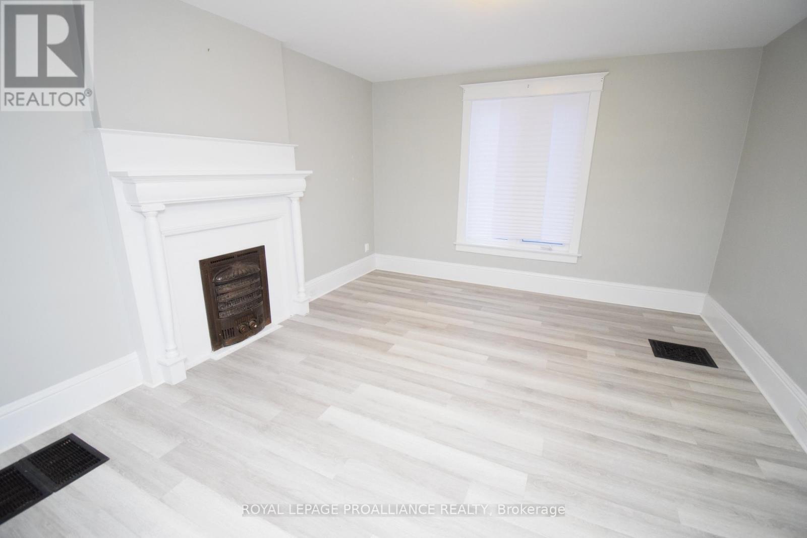 158 Dundas Street E Property Photo 19