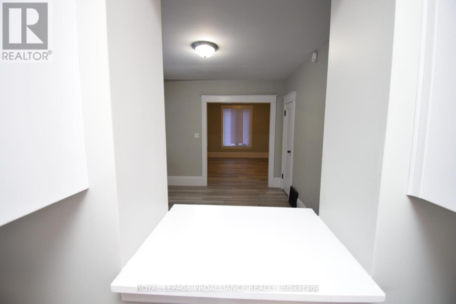 158 Dundas Street E Property Photo 21