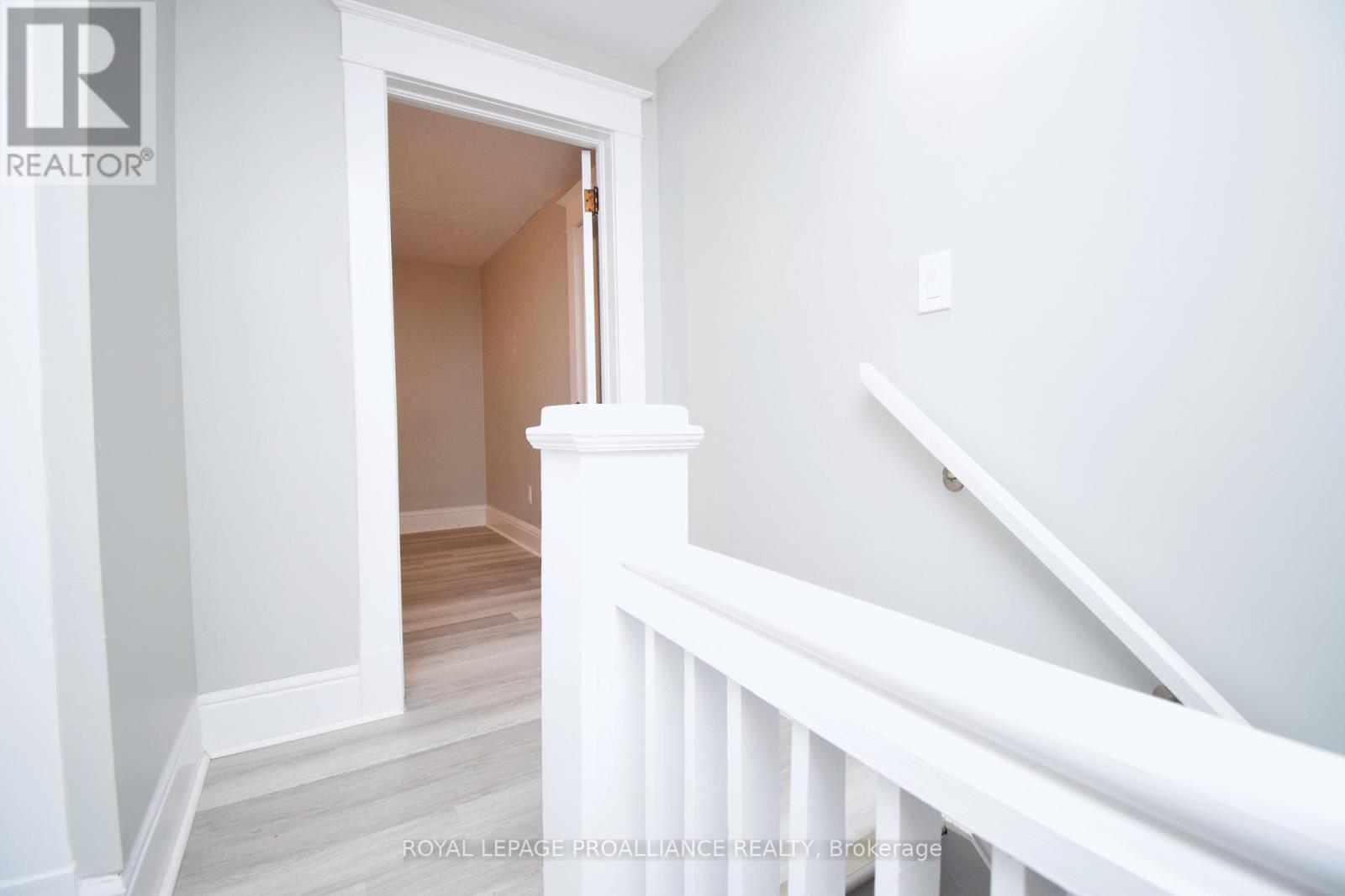 158 Dundas Street E Property Photo 24