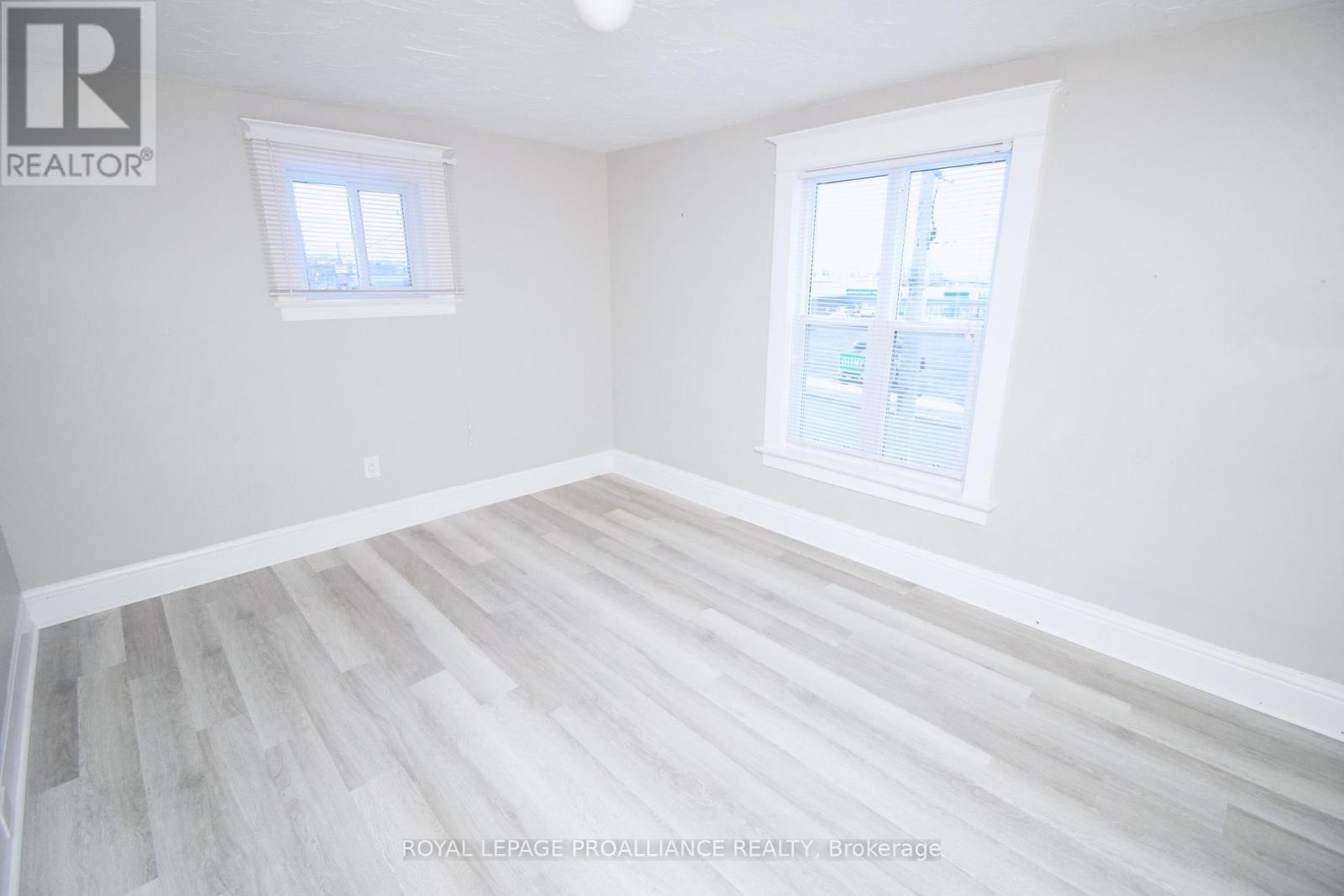 158 Dundas Street E Property Photo 25