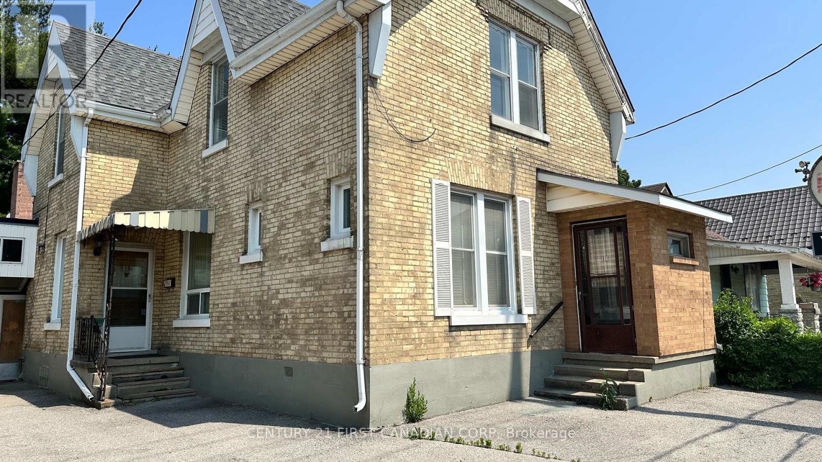 Upper - 116 Adelaide Street N Property Photo 1