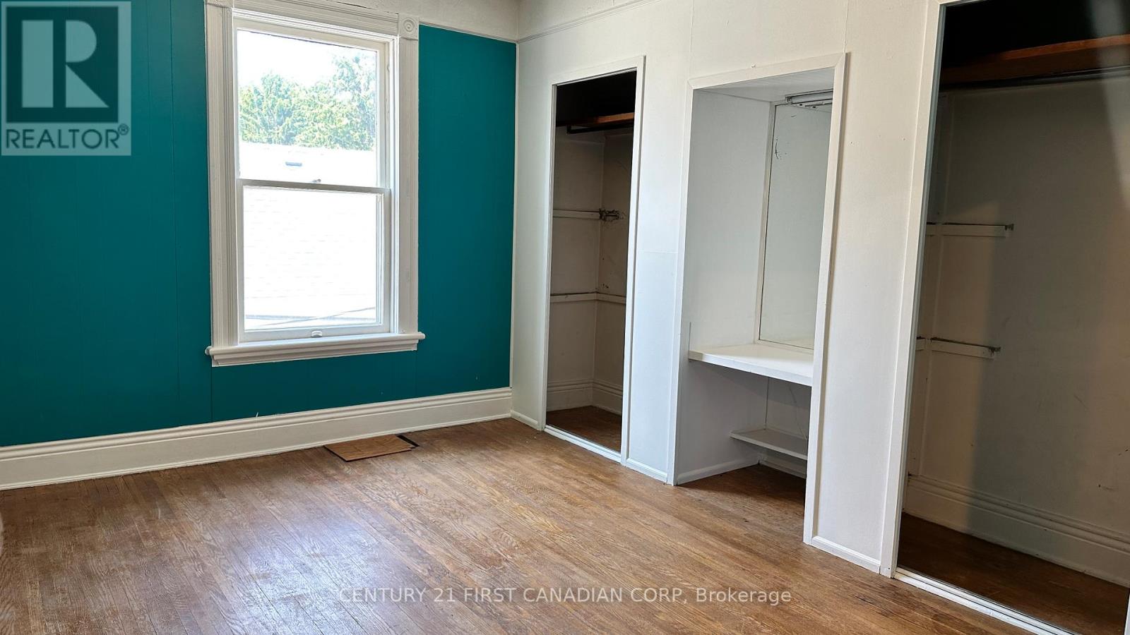 Upper - 116 Adelaide Street N Property Photo 6