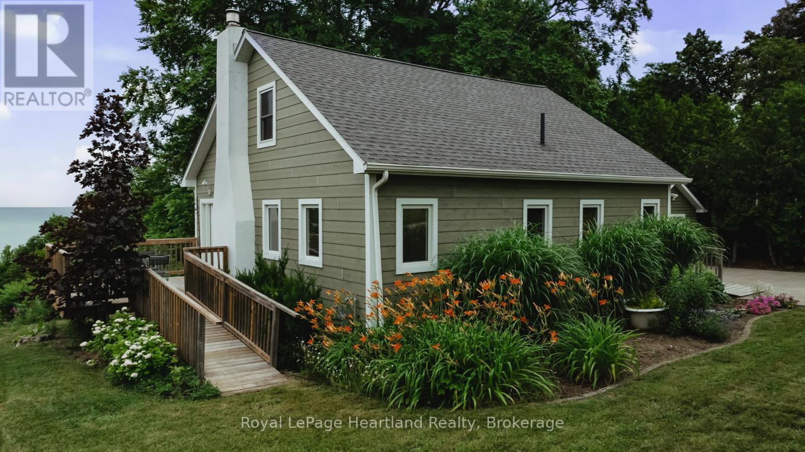 8 Cedar Drive Property Photo 1