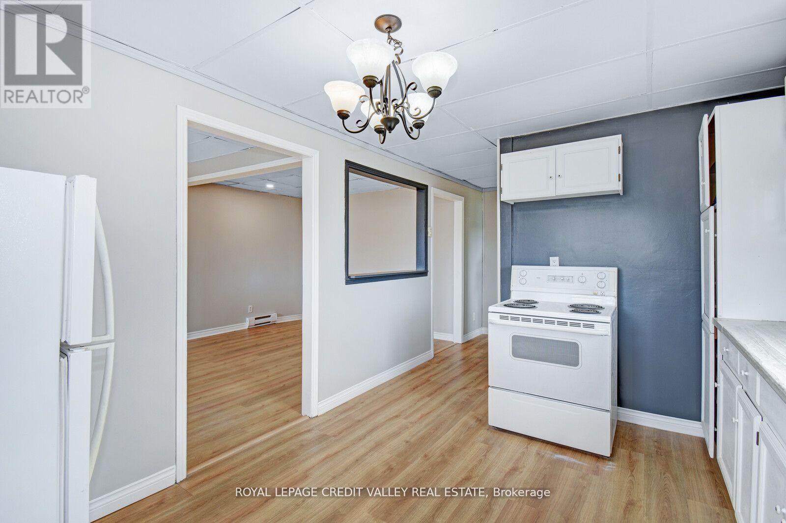 105 Hastings Street N Property Photo 10