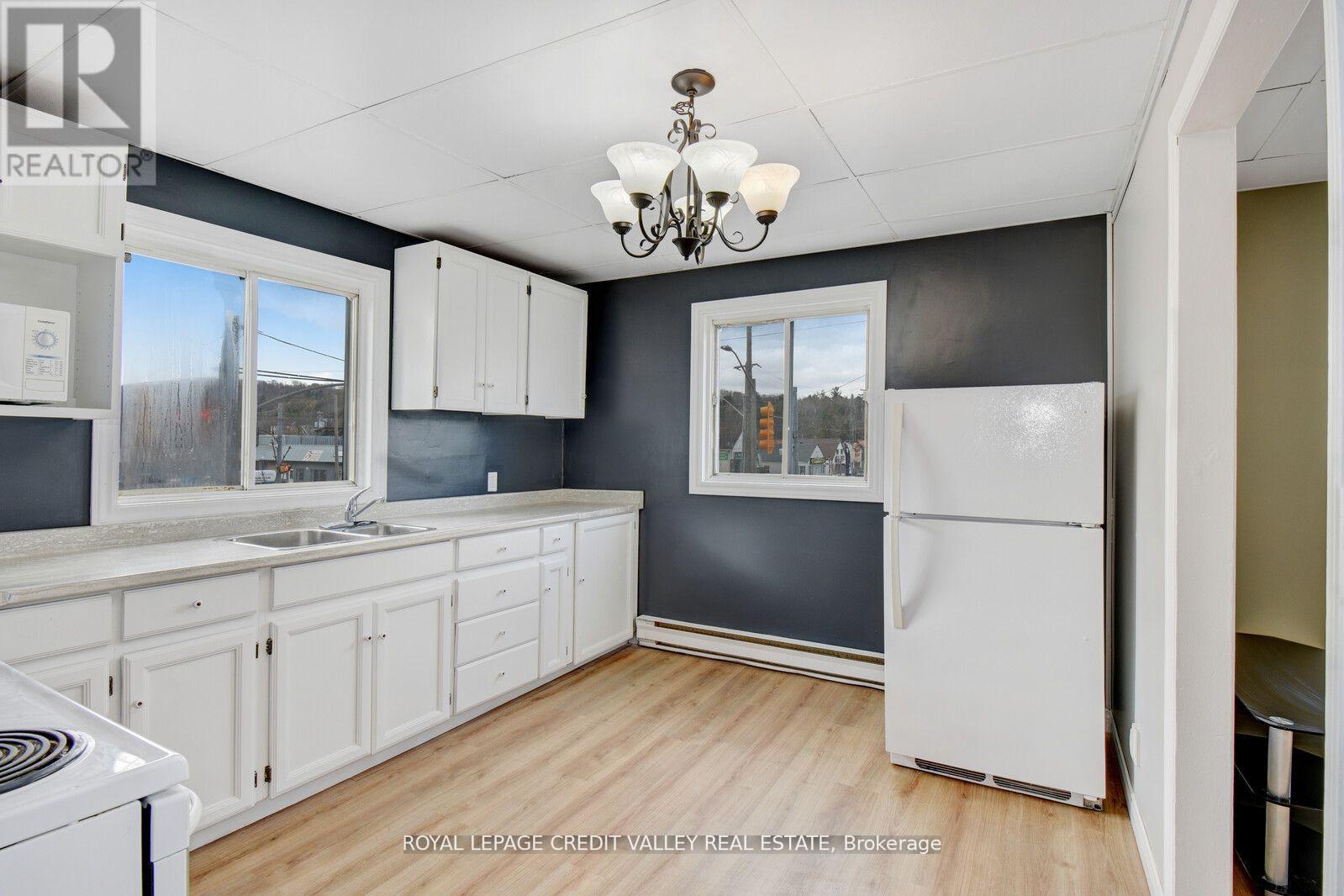 105 Hastings Street N Property Photo 11