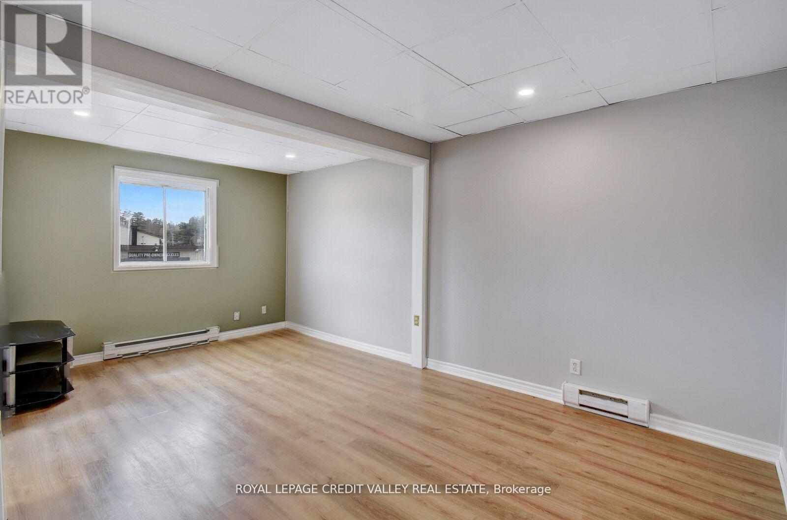 105 Hastings Street N Property Photo 14