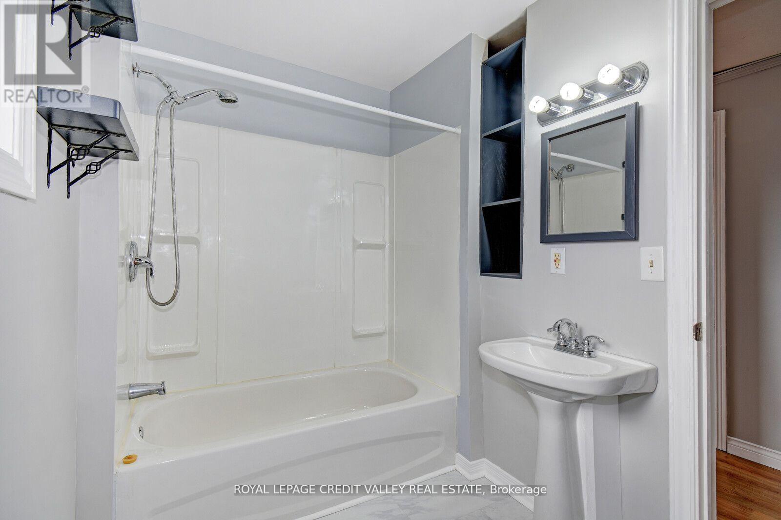 105 Hastings Street N Property Photo 17