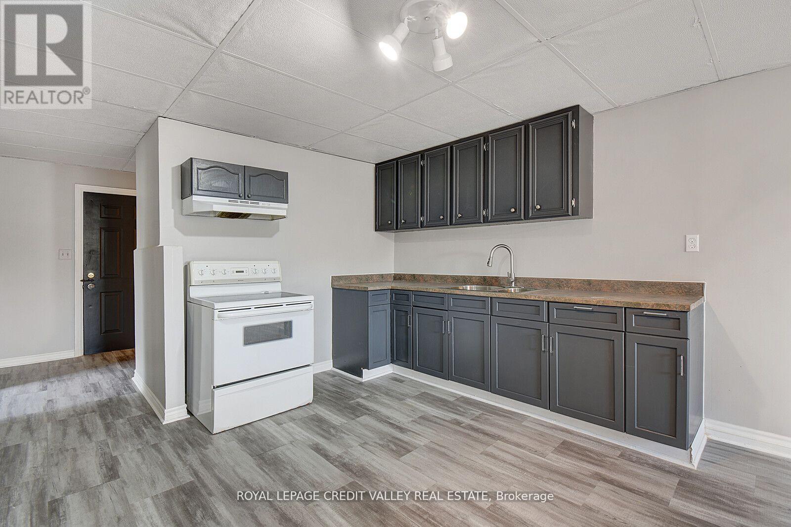 105 Hastings Street N Property Photo 21
