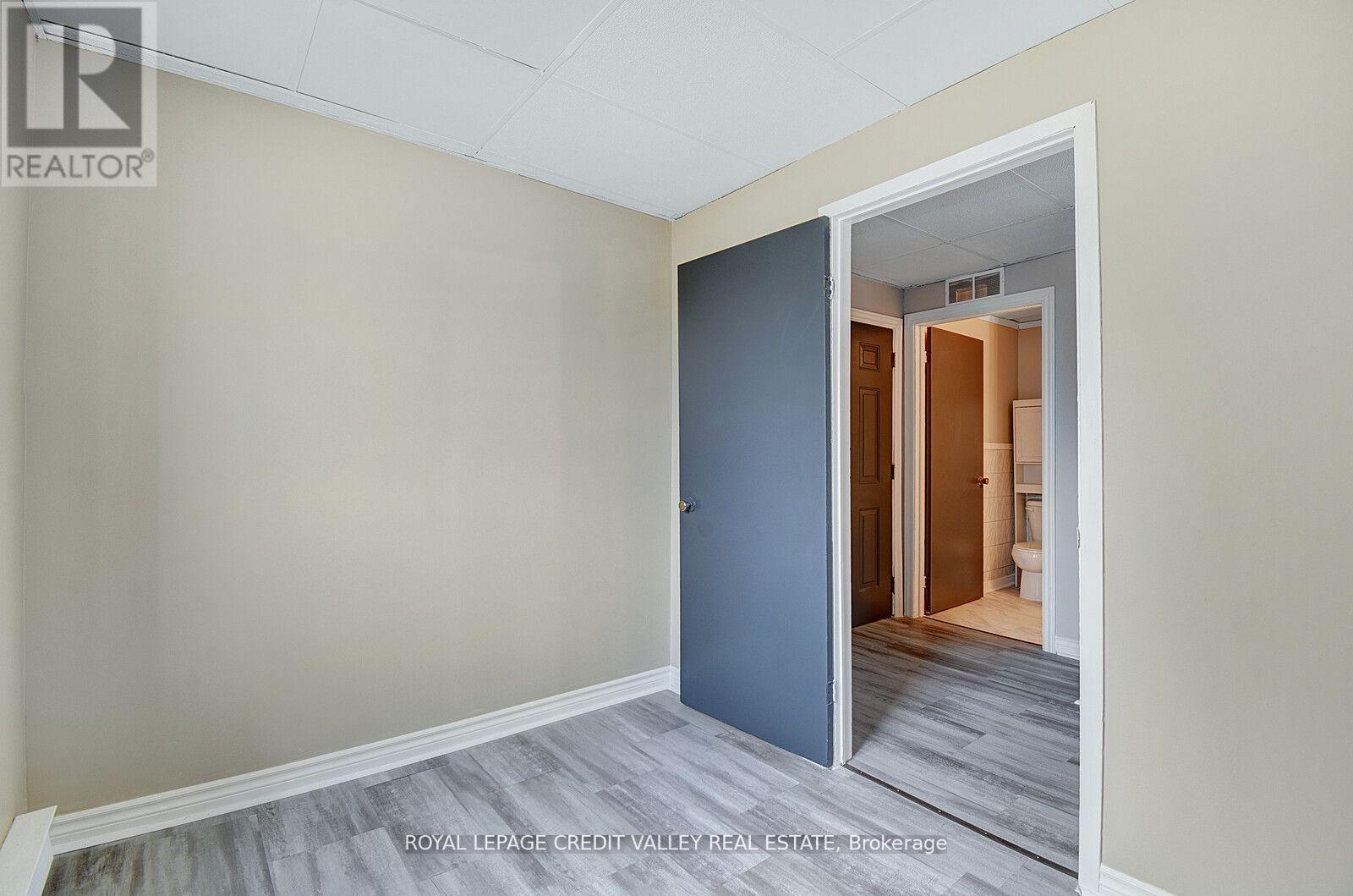 105 Hastings Street N Property Photo 25