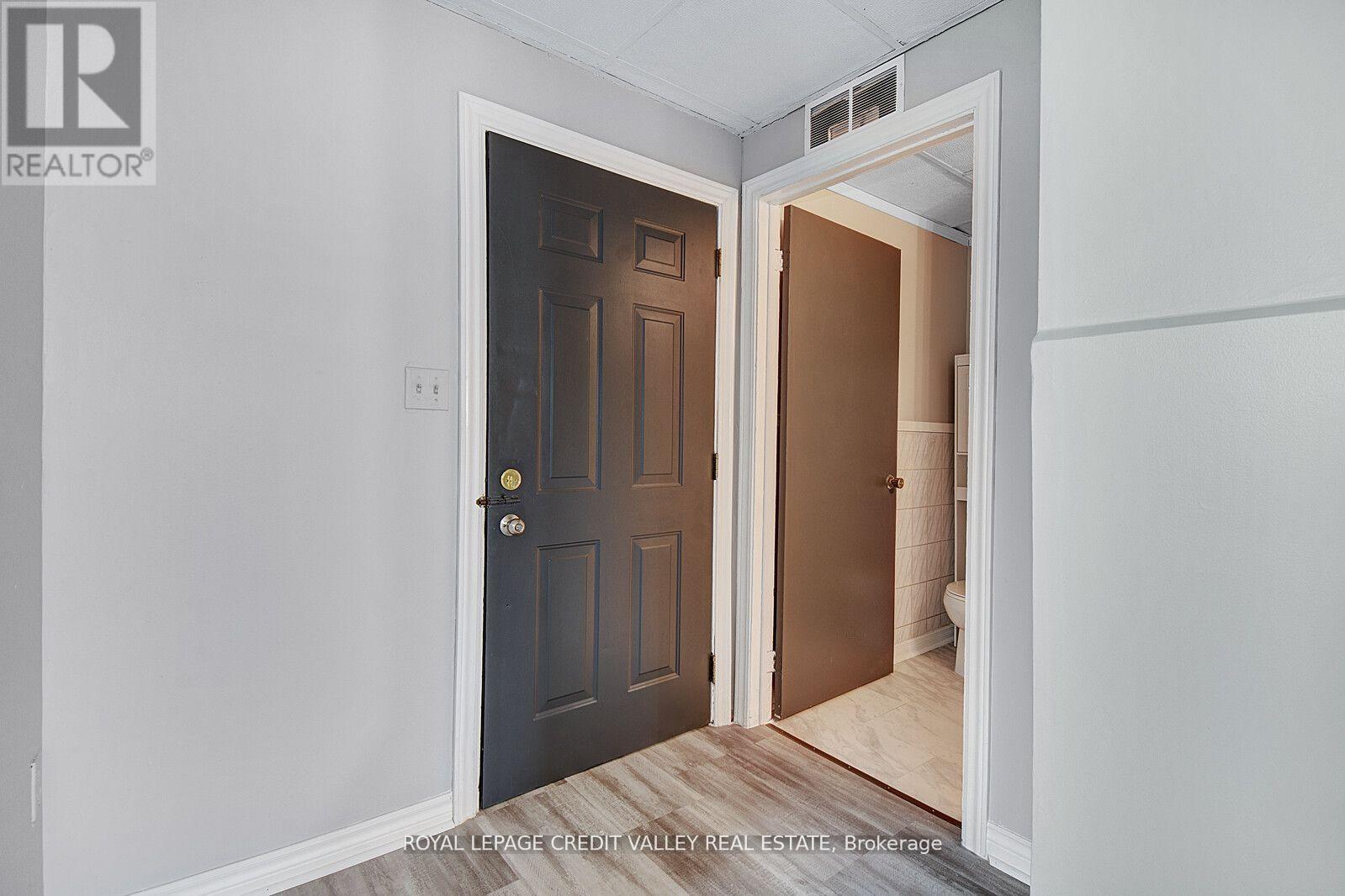 105 Hastings Street N Property Photo 26
