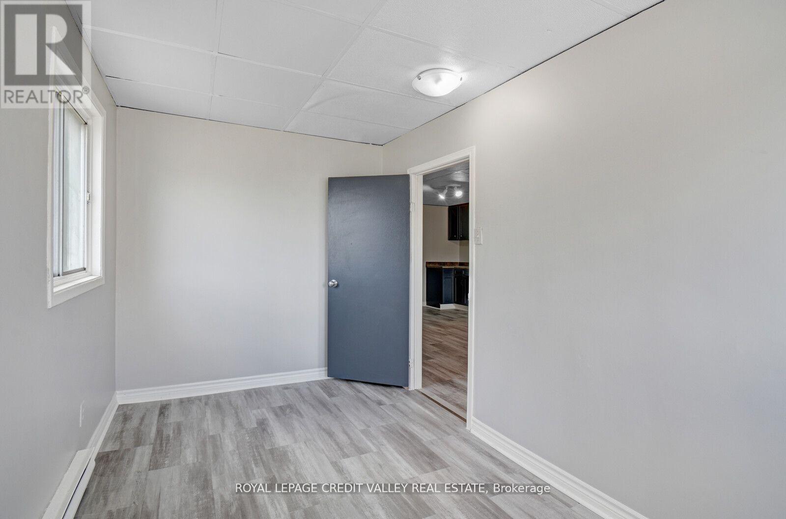 105 Hastings Street N Property Photo 32