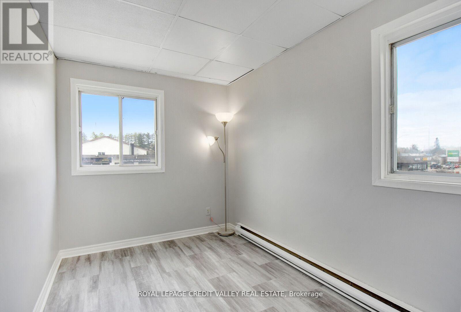 105 Hastings Street N Property Photo 33