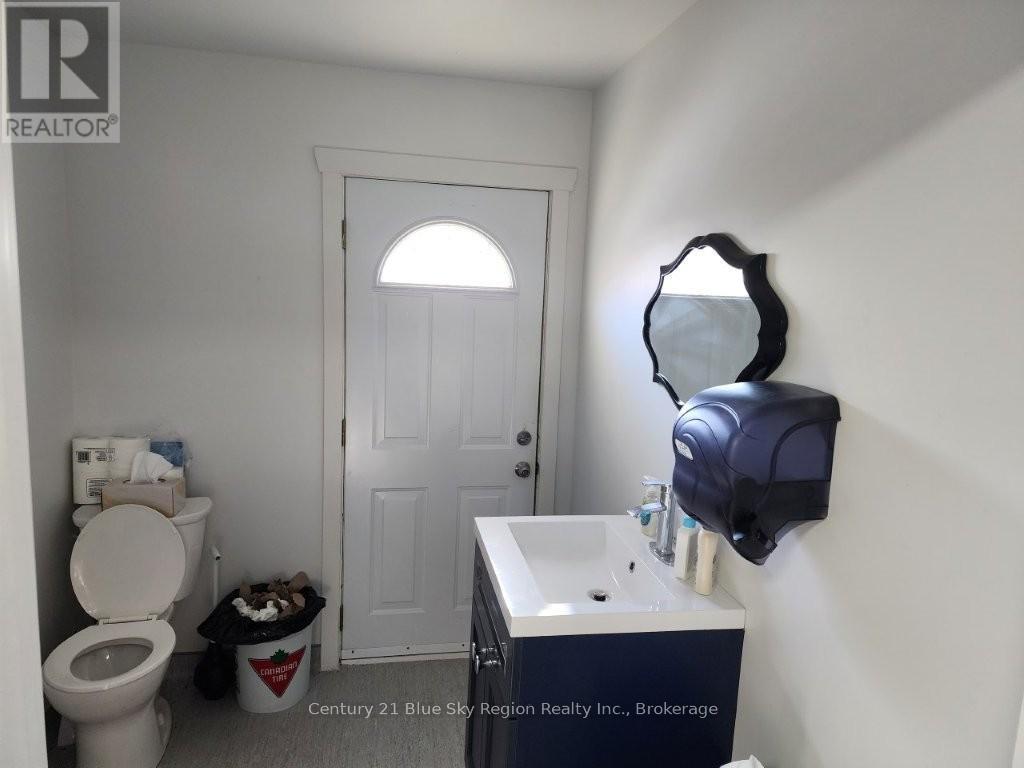 222 Main St Property Photo 14