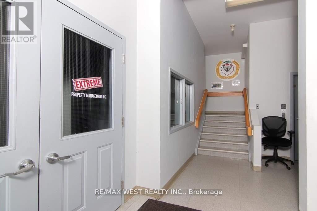 343 Merritt St Property Photo 9