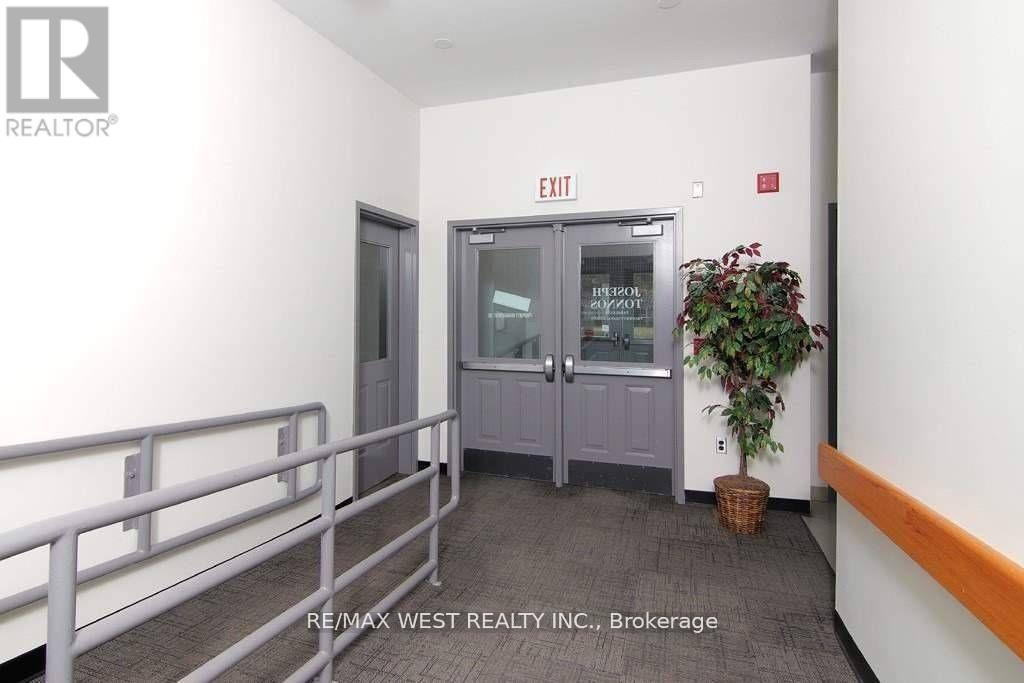 343 Merritt St Property Photo 10