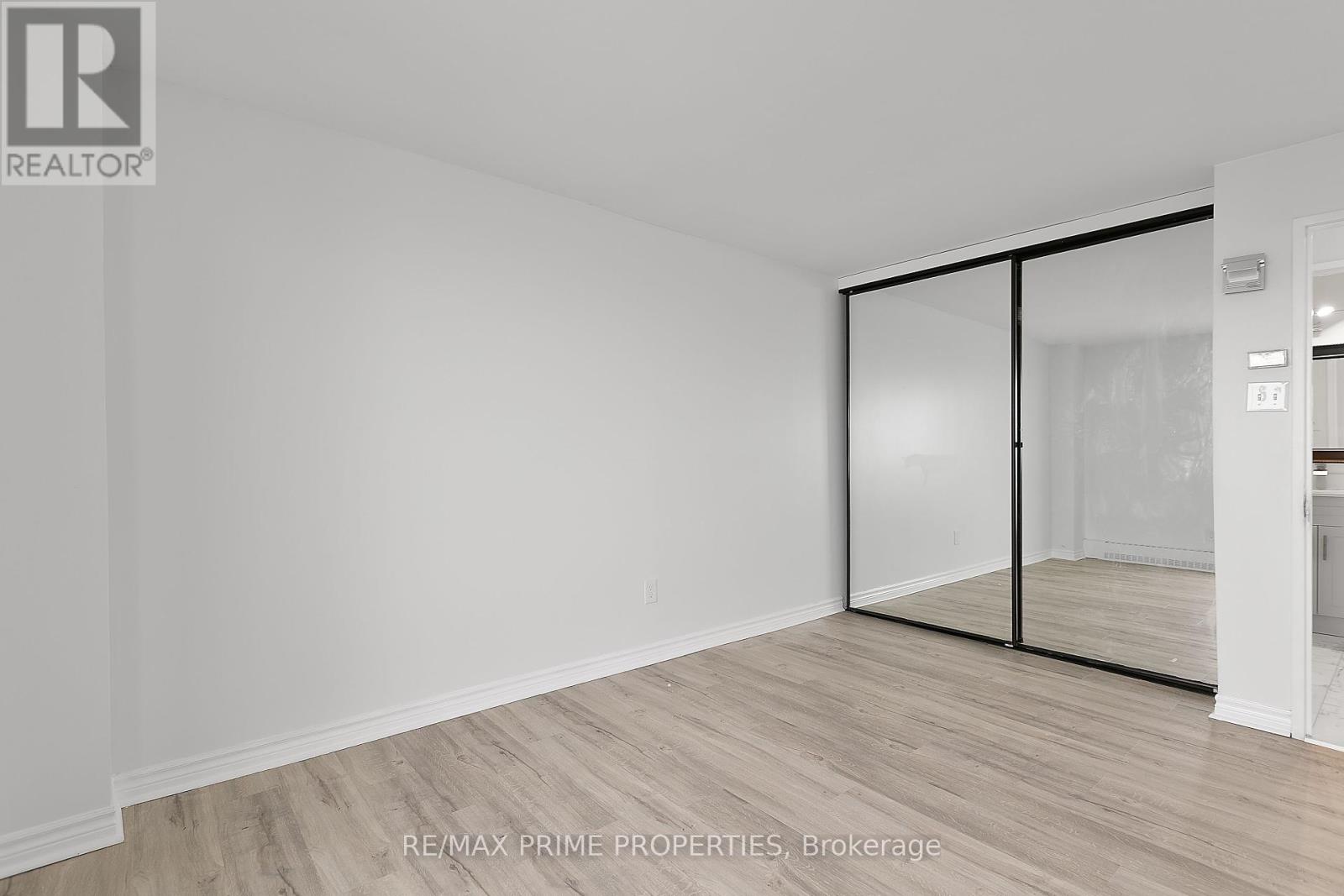 1603 - 1081 Ambleside Drive Property Photo 23