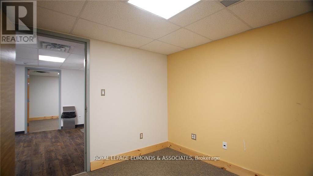 315 Pembroke Street E Property Photo 8