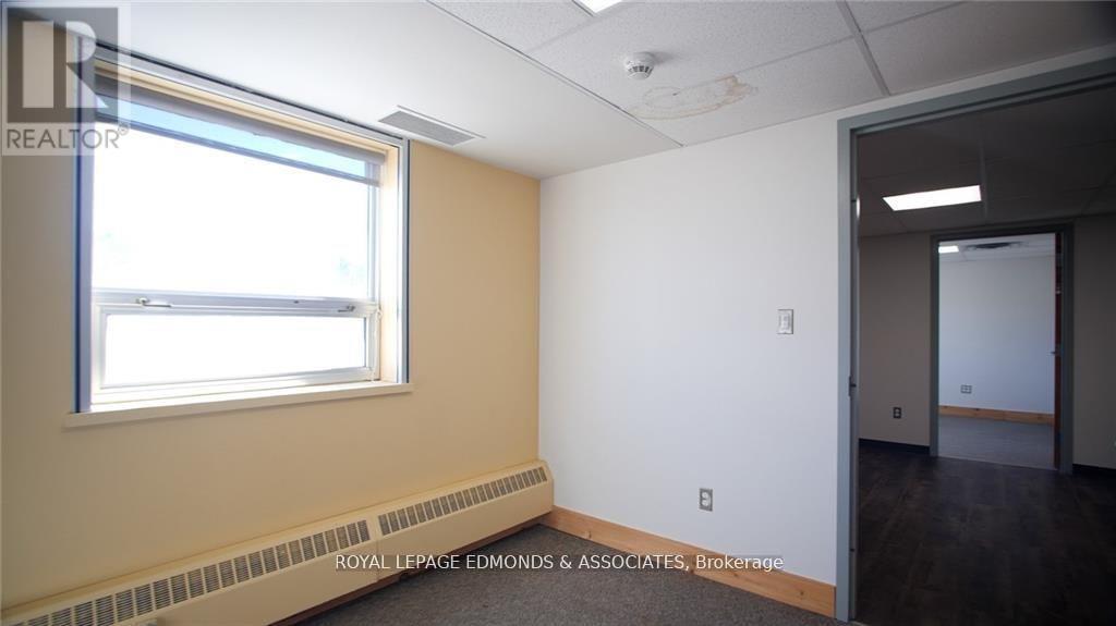 315 Pembroke Street E Property Photo 9