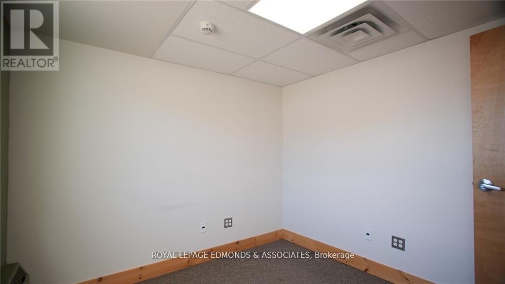 315 Pembroke Street E Property Photo 11